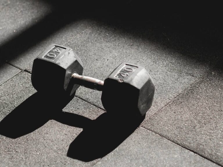 ćwiczenia z hantlami
